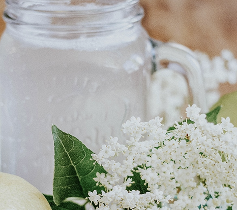 Hollersaft g'spritzt